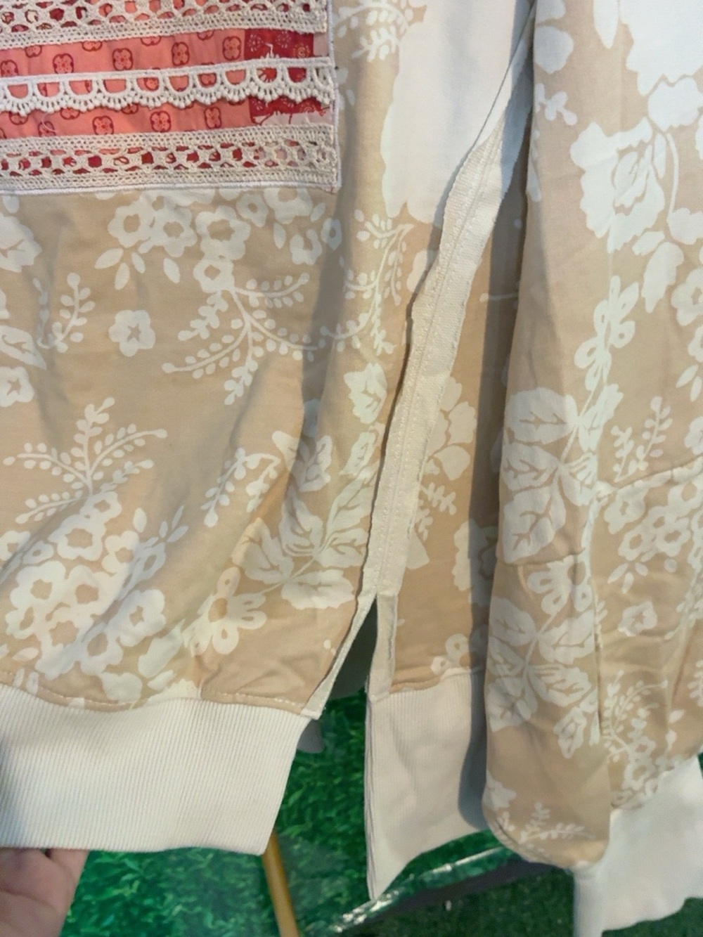 Simply Southern Floral Print Beige Pullover sweatshirt with Flag Detail - Picture 4 of 6